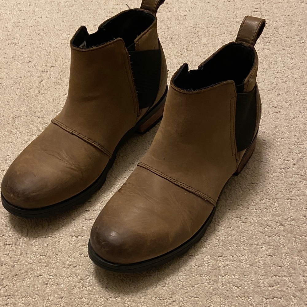 Sorel Women's Brown Emelie Chelsea Boots